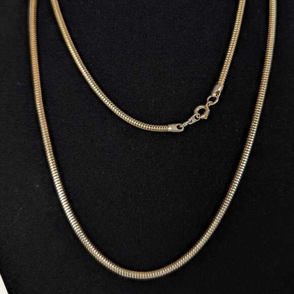 Vintage Long Gold Tone Snake Chain - Picture 5 of 6